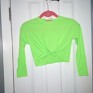 Neón green kids slight tie up top.
